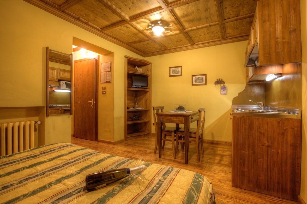 كورمايور B&B Residence Checrouit الغرفة الصورة