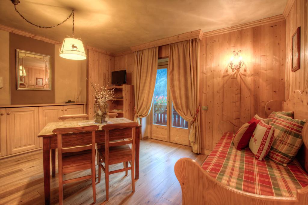 كورمايور B&B Residence Checrouit الغرفة الصورة