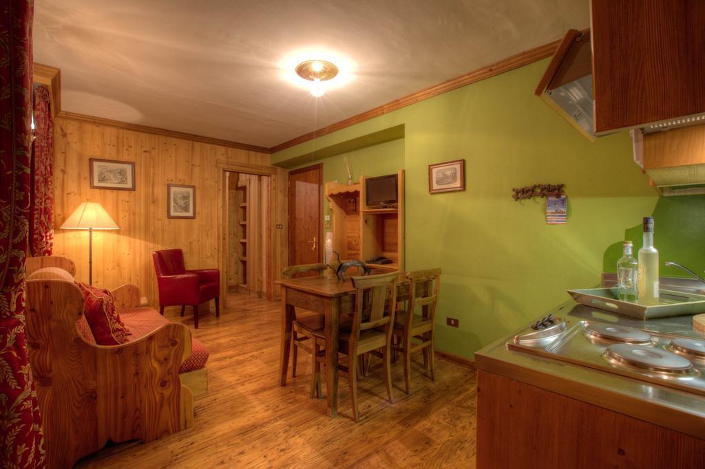 كورمايور B&B Residence Checrouit الغرفة الصورة